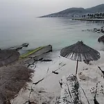 公寓 Beachfront Terrace *