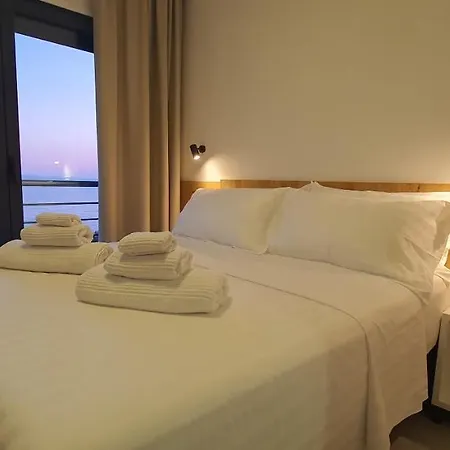 Beachfront Terrace Apartamento