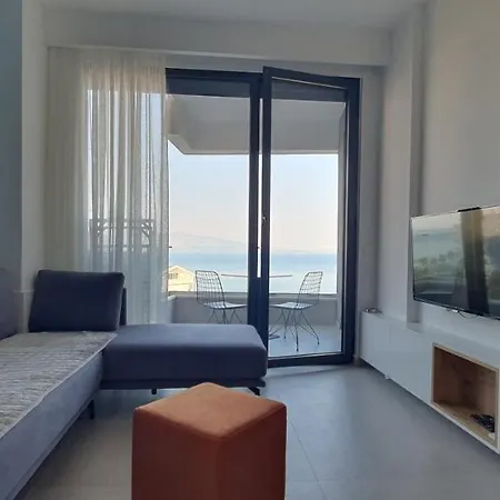 Beachfront Terrace Διαμέρισμα
