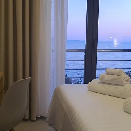 Apartment Beachfront Terrace