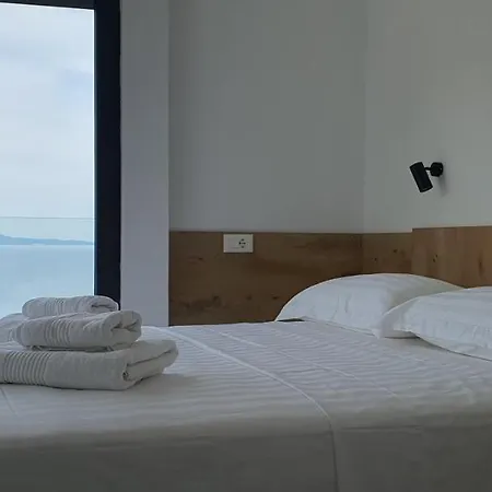 Beachfront Terrace Διαμέρισμα